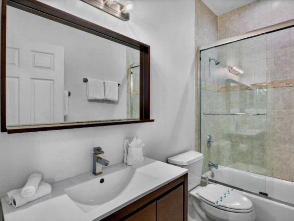 Holmes Beach Vacation Rental with Pool, Spa & Tiki Bar - Anna Maria Island